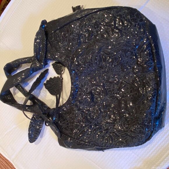 1101 1990s Squared By Sondra Roberts Hobo Bag Embossed Navy Leather New - Picture 2 of 13